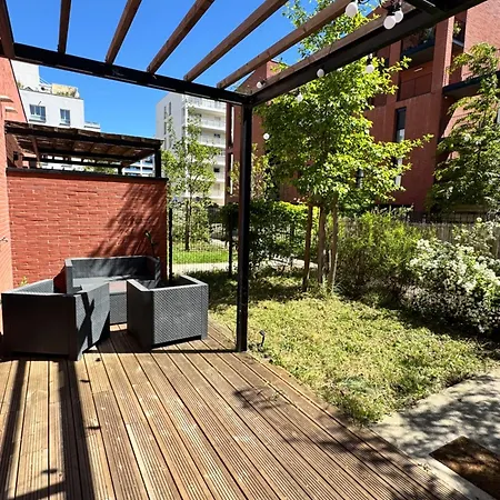 - Cartoucherie 402 Appartement *